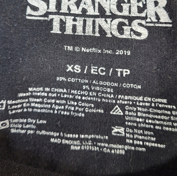 Stranger Things Black T-Shirt/Crop Top - Picture 7 of 7